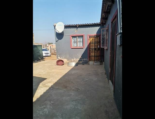 2 BEDROOM HOUSE FOR SALE IN THINASONKE
